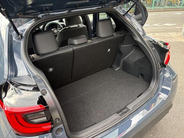 ヤリス Ｚ　１オーナー　純正ナビ　全周囲カメラ　フルセグＴＶ　衝突防止軽減ブレーキ　レーンキープＡ　ブラインドスポット　ＥＴＣ　Ｂｌｕｅｔｏｏｔｈ　レーダークルーズ　ステアリングヒーター　スマートキー２個　禁煙車（26枚目）