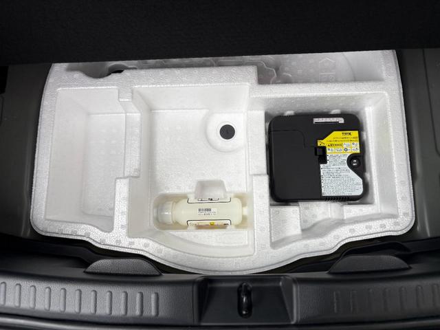 ヤリス Ｚ　１オーナー　純正ナビ　全周囲カメラ　フルセグＴＶ　衝突防止軽減ブレーキ　レーンキープＡ　ブラインドスポット　ＥＴＣ　Ｂｌｕｅｔｏｏｔｈ　レーダークルーズ　ステアリングヒーター　スマートキー２個　禁煙車（28枚目）