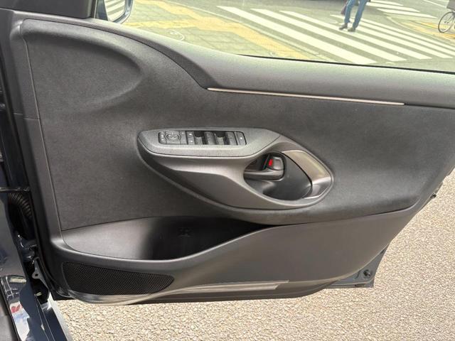 ヤリス Ｚ　１オーナー　純正ナビ　全周囲カメラ　フルセグＴＶ　衝突防止軽減ブレーキ　レーンキープＡ　ブラインドスポット　ＥＴＣ　Ｂｌｕｅｔｏｏｔｈ　レーダークルーズ　ステアリングヒーター　スマートキー２個　禁煙車（41枚目）