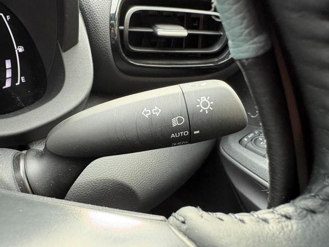 ヤリス Ｚ　１オーナー　純正ナビ　全周囲カメラ　フルセグＴＶ　衝突防止軽減ブレーキ　レーンキープＡ　ブラインドスポット　ＥＴＣ　Ｂｌｕｅｔｏｏｔｈ　レーダークルーズ　ステアリングヒーター　スマートキー２個　禁煙車（43枚目）