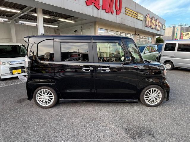 Ｎ－ＢＯＸカスタム Ｌターボ　ホンダセンシング　衝突軽減ブレーキ　誤発進抑制　後方誤発進抑制　歩行者事故低減ステアリング　アダプティブクルコン　標識認識機能　オートハイビーム　社外メモリーナビ　Ｂカメラ　両側パワスラ　ローダウン（8枚目）