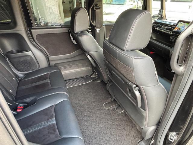 Ｎ－ＢＯＸカスタム Ｌターボ　ホンダセンシング　衝突軽減ブレーキ　誤発進抑制　後方誤発進抑制　歩行者事故低減ステアリング　アダプティブクルコン　標識認識機能　オートハイビーム　社外メモリーナビ　Ｂカメラ　両側パワスラ　ローダウン（17枚目）