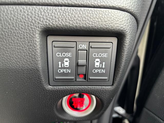 Ｎ－ＢＯＸカスタム Ｌターボ　ホンダセンシング　衝突軽減ブレーキ　誤発進抑制　後方誤発進抑制　歩行者事故低減ステアリング　アダプティブクルコン　標識認識機能　オートハイビーム　社外メモリーナビ　Ｂカメラ　両側パワスラ　ローダウン（37枚目）