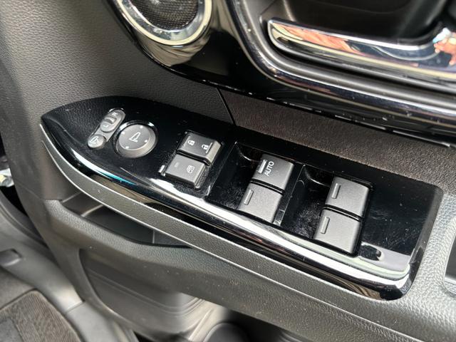 Ｎ－ＢＯＸカスタム Ｌターボ　ホンダセンシング　衝突軽減ブレーキ　誤発進抑制　後方誤発進抑制　歩行者事故低減ステアリング　アダプティブクルコン　標識認識機能　オートハイビーム　社外メモリーナビ　Ｂカメラ　両側パワスラ　ローダウン（42枚目）