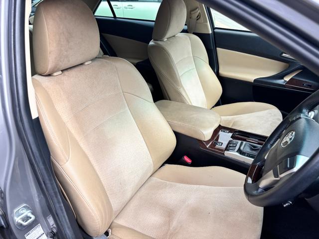 マークＸ プレミアム　１オーナー　禁煙車　社外ＳＤナビ　スマートキー２個　ノーマルクルコン　ＥＴＣ　パワーシート　シートヒーター　ハーフレザーシート　ＣＤ／ＤＶＤ再生可　フルセグＴＶ（14枚目）