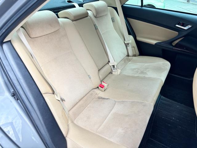 マークＸ プレミアム　１オーナー　禁煙車　社外ＳＤナビ　スマートキー２個　ノーマルクルコン　ＥＴＣ　パワーシート　シートヒーター　ハーフレザーシート　ＣＤ／ＤＶＤ再生可　フルセグＴＶ（18枚目）