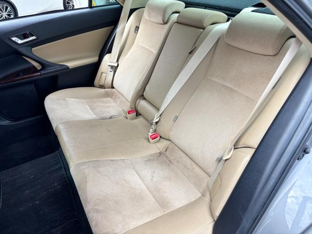 マークＸ プレミアム　１オーナー　禁煙車　社外ＳＤナビ　スマートキー２個　ノーマルクルコン　ＥＴＣ　パワーシート　シートヒーター　ハーフレザーシート　ＣＤ／ＤＶＤ再生可　フルセグＴＶ（20枚目）