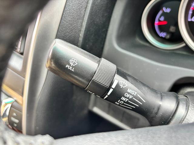 マークＸ プレミアム　１オーナー　禁煙車　社外ＳＤナビ　スマートキー２個　ノーマルクルコン　ＥＴＣ　パワーシート　シートヒーター　ハーフレザーシート　ＣＤ／ＤＶＤ再生可　フルセグＴＶ（24枚目）