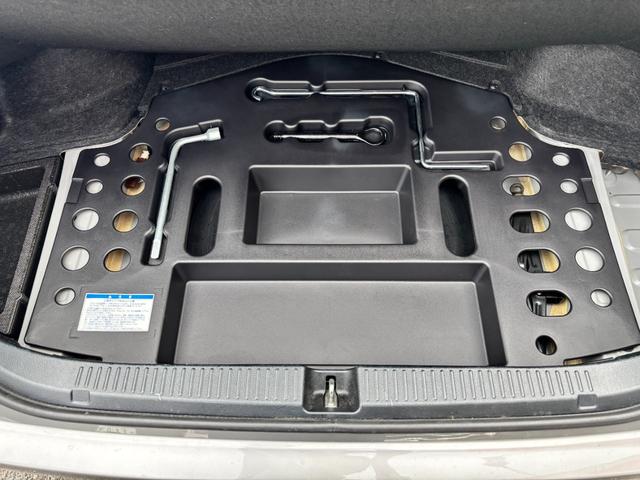 マークＸ プレミアム　１オーナー　禁煙車　社外ＳＤナビ　スマートキー２個　ノーマルクルコン　ＥＴＣ　パワーシート　シートヒーター　ハーフレザーシート　ＣＤ／ＤＶＤ再生可　フルセグＴＶ（45枚目）