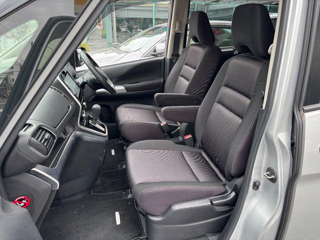 セレナ ハイウェイスター　Ｖセレクション　ワンオーナー　プロパイロット　純正ＳＤナビ　地デジ　全周囲カメラ　ＤＶＤ再生可　フリップダウンモニター　両側パワースライド　デジタルミラー　インテリジェントパーキング　ドライブレコーダー（13枚目）