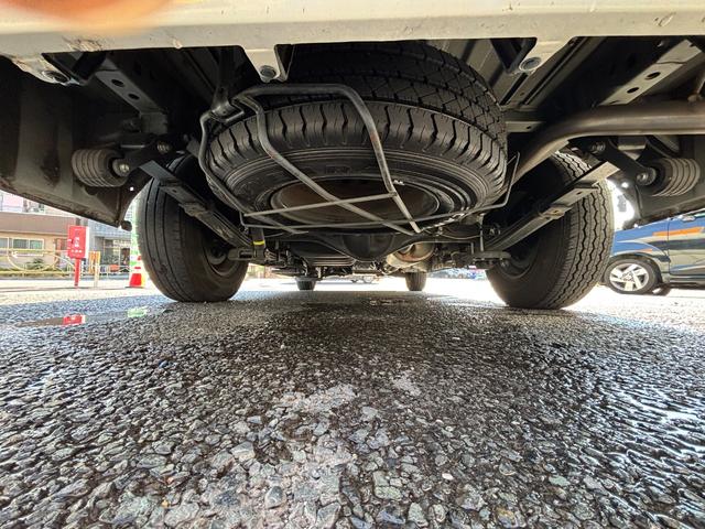 レジアスエースバン ロングＤＸ　ウェルキャブＣタイプ車椅子仕様車　車椅子固定装置１基　オートステップ　純正オーディオ　リアクーラー　乗車定員１０名　スペアキー有（34枚目）