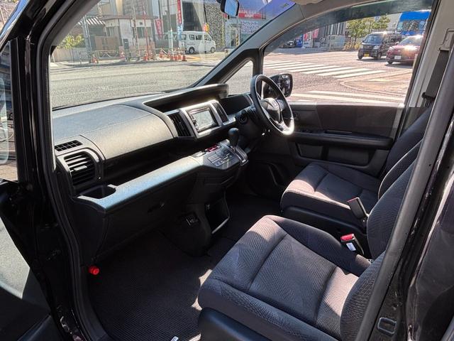 ステップワゴンスパーダ Ｓ　片側電動スライドドア　パドルシフト　ＨＩＤヘッドライト　革巻きステアリング　純正１６インチアルミ　ＥＴＣ　キーレス　車両ナビ取扱説明書（12枚目）