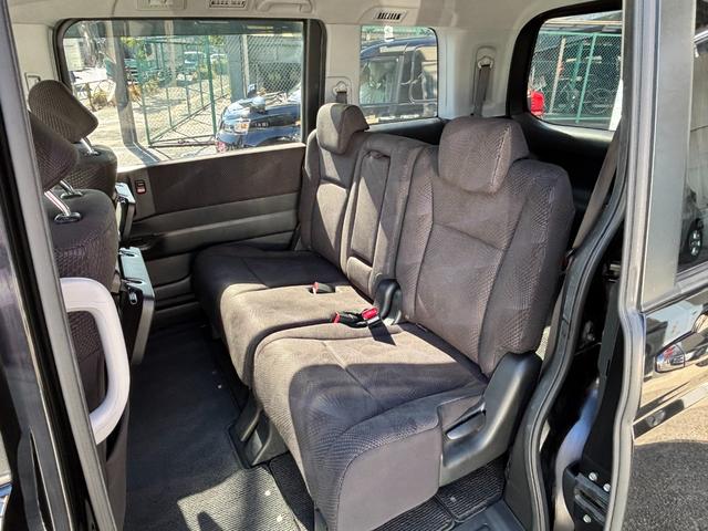 ステップワゴンスパーダ Ｓ　片側電動スライドドア　パドルシフト　ＨＩＤヘッドライト　革巻きステアリング　純正１６インチアルミ　ＥＴＣ　キーレス　車両ナビ取扱説明書（14枚目）