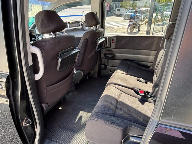 ステップワゴンスパーダ Ｓ　片側電動スライドドア　パドルシフト　ＨＩＤヘッドライト　革巻きステアリング　純正１６インチアルミ　ＥＴＣ　キーレス　車両ナビ取扱説明書（15枚目）