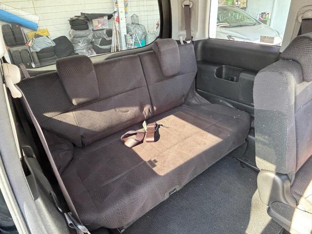 ステップワゴンスパーダ Ｓ　片側電動スライドドア　パドルシフト　ＨＩＤヘッドライト　革巻きステアリング　純正１６インチアルミ　ＥＴＣ　キーレス　車両ナビ取扱説明書（18枚目）