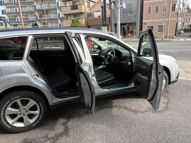 レガシィアウトバック ２．５ｉアイサイト　ＢＦグッドリッチトレールテレーンタイヤ　純正ナビ　バックカメラ　地デジ　ＥＴＣ　Ｂｌｕｅｔｏｏｔｈ　フロントドラレコ　レーダークルーズ　前列電動シート　毎年ディーラー記録簿あり　スマートキー２個（16枚目）