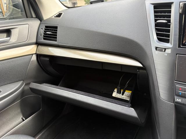 レガシィアウトバック ２．５ｉアイサイト　ＢＦグッドリッチトレールテレーンタイヤ　純正ナビ　バックカメラ　地デジ　ＥＴＣ　Ｂｌｕｅｔｏｏｔｈ　フロントドラレコ　レーダークルーズ　前列電動シート　毎年ディーラー記録簿あり　スマートキー２個（36枚目）