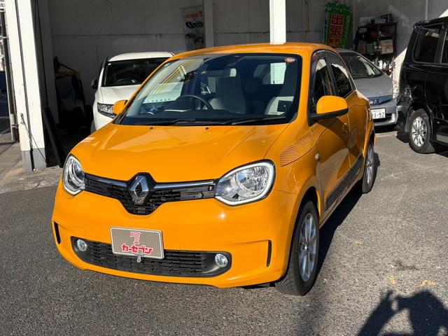 トゥインゴ ＥＤＣ　ワンオーナー　Ａｐｐｌｅ　ＣａｒＰｌａｙ＆Ａｎｄｒｏｉｄ　Ａｕｔｏ対応　ディスプレイオーディオ　バックカメラ　障害物ソナー　オートライト　スタッドレスタイヤあり　キーレス２個　取扱説明書　禁煙車（7枚目）