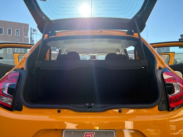 トゥインゴ ＥＤＣ　ワンオーナー　Ａｐｐｌｅ　ＣａｒＰｌａｙ＆Ａｎｄｒｏｉｄ　Ａｕｔｏ対応　ディスプレイオーディオ　バックカメラ　障害物ソナー　オートライト　スタッドレスタイヤあり　キーレス２個　取扱説明書　禁煙車（23枚目）