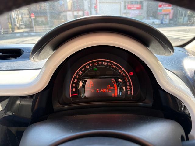 トゥインゴ ＥＤＣ　ワンオーナー　Ａｐｐｌｅ　ＣａｒＰｌａｙ＆Ａｎｄｒｏｉｄ　Ａｕｔｏ対応　ディスプレイオーディオ　バックカメラ　障害物ソナー　オートライト　スタッドレスタイヤあり　キーレス２個　取扱説明書　禁煙車（27枚目）