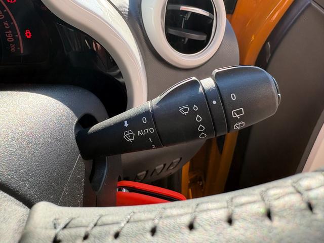 トゥインゴ ＥＤＣ　ワンオーナー　Ａｐｐｌｅ　ＣａｒＰｌａｙ＆Ａｎｄｒｏｉｄ　Ａｕｔｏ対応　ディスプレイオーディオ　バックカメラ　障害物ソナー　オートライト　スタッドレスタイヤあり　キーレス２個　取扱説明書　禁煙車（38枚目）