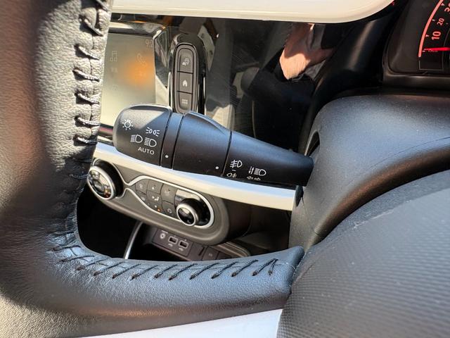 トゥインゴ ＥＤＣ　ワンオーナー　Ａｐｐｌｅ　ＣａｒＰｌａｙ＆Ａｎｄｒｏｉｄ　Ａｕｔｏ対応　ディスプレイオーディオ　バックカメラ　障害物ソナー　オートライト　スタッドレスタイヤあり　キーレス２個　取扱説明書　禁煙車（39枚目）