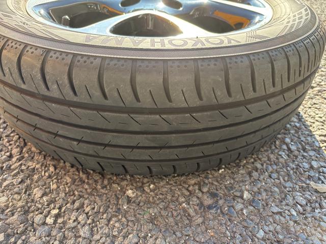 トゥインゴ ＥＤＣ　ワンオーナー　Ａｐｐｌｅ　ＣａｒＰｌａｙ＆Ａｎｄｒｏｉｄ　Ａｕｔｏ対応　ディスプレイオーディオ　バックカメラ　障害物ソナー　オートライト　スタッドレスタイヤあり　キーレス２個　取扱説明書　禁煙車（43枚目）