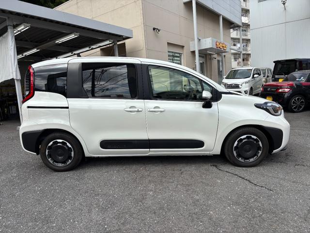 シエンタ ハイブリッドＺ　ワンオーナー　禁煙車　純正ナビ　フルセグＴＶ　全方位カメラ　両側パワースライドドア　ＥＴＣ２．０　プリクラッシュ　レーダークルーズ　パーキングサポートブレーキ　ブラインドスポット　クリアランスソナー（10枚目）