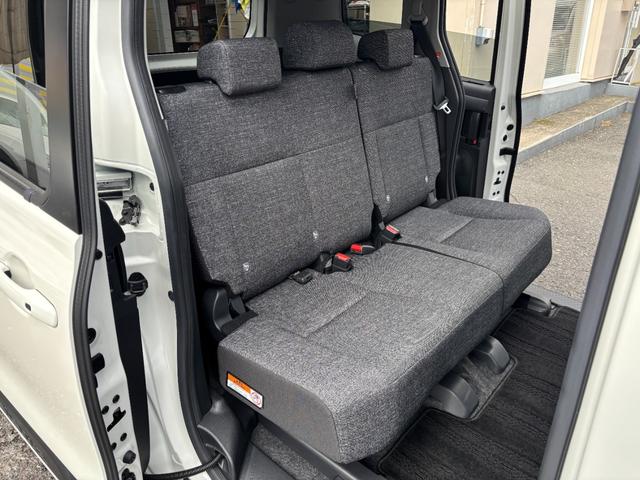 シエンタ ハイブリッドＺ　ワンオーナー　禁煙車　純正ナビ　フルセグＴＶ　全方位カメラ　両側パワースライドドア　ＥＴＣ２．０　プリクラッシュ　レーダークルーズ　パーキングサポートブレーキ　ブラインドスポット　クリアランスソナー（16枚目）
