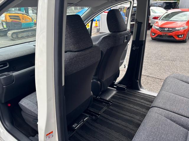 シエンタ ハイブリッドＺ　ワンオーナー　禁煙車　純正ナビ　フルセグＴＶ　全方位カメラ　両側パワースライドドア　ＥＴＣ２．０　プリクラッシュ　レーダークルーズ　パーキングサポートブレーキ　ブラインドスポット　クリアランスソナー（19枚目）