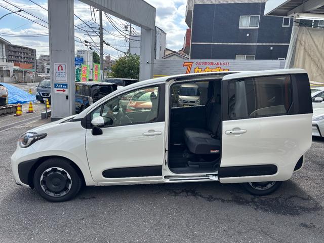 シエンタ ハイブリッドＺ　ワンオーナー　禁煙車　純正ナビ　フルセグＴＶ　全方位カメラ　両側パワースライドドア　ＥＴＣ２．０　プリクラッシュ　レーダークルーズ　パーキングサポートブレーキ　ブラインドスポット　クリアランスソナー（31枚目）