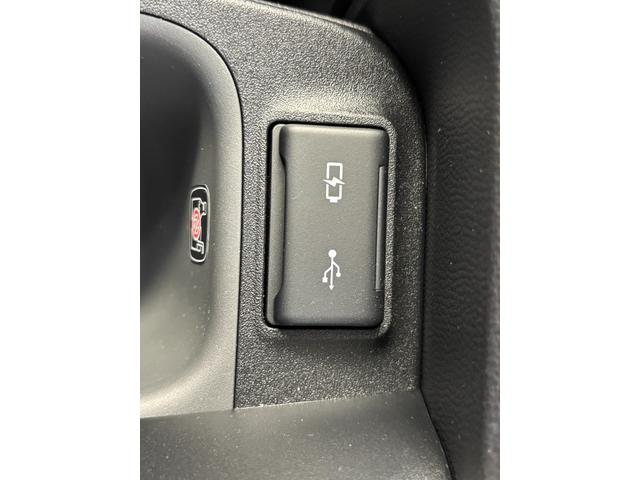 シエンタ ハイブリッドＺ　ワンオーナー　禁煙車　純正ナビ　フルセグＴＶ　全方位カメラ　両側パワースライドドア　ＥＴＣ２．０　プリクラッシュ　レーダークルーズ　パーキングサポートブレーキ　ブラインドスポット　クリアランスソナー（43枚目）