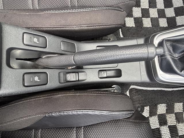 コペン エクスプレイ　ワンオーナー　禁煙　ＭＴ車　純正ナビ＋ＴＶ　ＬＥＤヘッドライト　純正１６ＡＷ　前席シートヒーター　電動オープン　スマートキー　プッシュスタート　革巻きハンドル　横滑り防止　ディーラー記録簿９枚Ｒ６年有（32枚目）