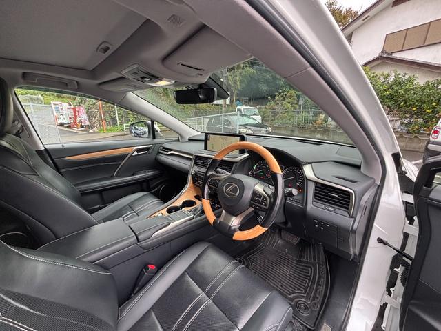 RX RX450h バージョンL ムーンルーフ セーフティシステムプラス パーキングサポートブレーキ ブラインドスポットモニター 革シート 前席パワーシート シートヒーター前後 三眼LEDヘッドライト LEDシーケンシャルターンランプ(10枚目)