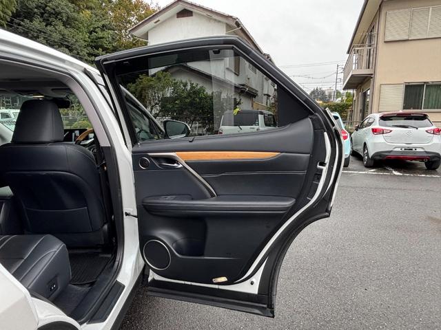 RX RX450h バージョンL ムーンルーフ セーフティシステムプラス パーキングサポートブレーキ ブラインドスポットモニター 革シート 前席パワーシート シートヒーター前後 三眼LEDヘッドライト LEDシーケンシャルターンランプ(58枚目)