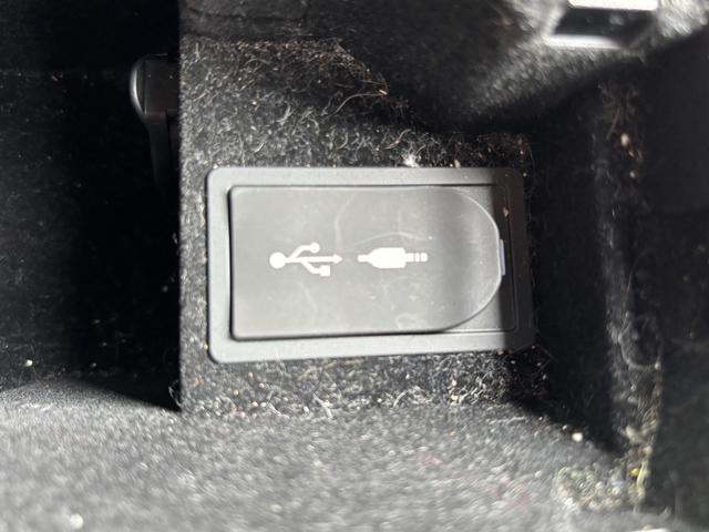 IS IS300h ワンオーナー 禁煙車 純正ナビ フルセグTV バックカメラ クリアランスソナー ETC2.0 プリクラッシュ レーダークルーズコントロール ブラインドスポットモニター 前席パワーシート&シートヒーター(53枚目)