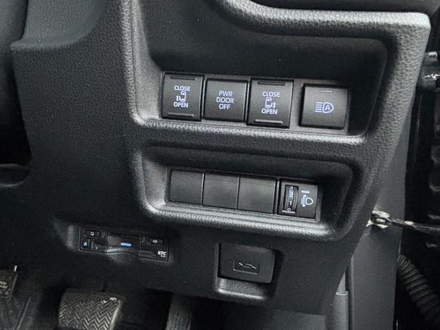 シエンタ Ｇ　禁煙　純正１０．５インチナビ　全方位カメラ　両側電動　ＬＥＤヘッドライト　セーフティセンス　パーキングサポートブレーキ　ブラインドスポット　スマートキー２個　レーダークルコン　点検記録簿２枚Ｒ７年有（42枚目）