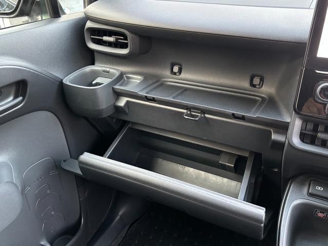 シエンタ Ｇ　禁煙　純正１０．５インチナビ　全方位カメラ　両側電動　ＬＥＤヘッドライト　セーフティセンス　パーキングサポートブレーキ　ブラインドスポット　スマートキー２個　レーダークルコン　点検記録簿２枚Ｒ７年有（46枚目）