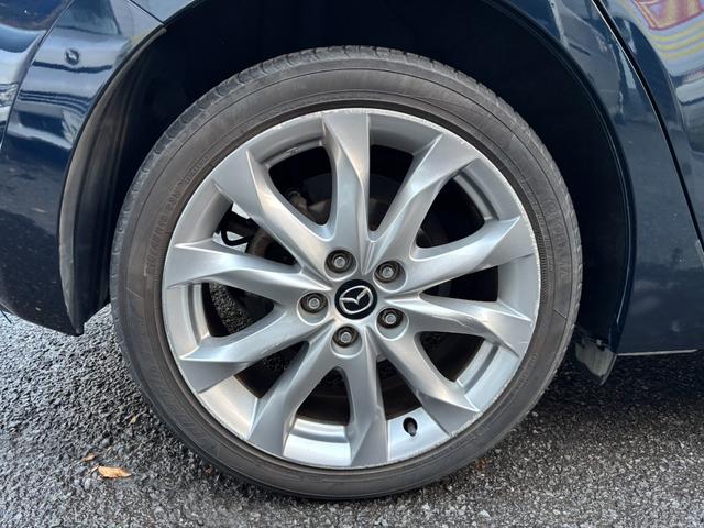 アクセラスポーツ ２０Ｓ　禁煙車　マツダコネクトナビ　フルセグＴＶ　バックカメラ　スマートシティブレーキサポート　ＥＴＣ　パドルシフト　プッシュスタート　スマートキー２個　オートライト　ＨＩＤ　ＣＤ　ＤＶＤ　Ｂｌｕｅｔｏｏｔｈ（12枚目）