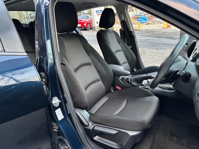 アクセラスポーツ ２０Ｓ　禁煙車　マツダコネクトナビ　フルセグＴＶ　バックカメラ　スマートシティブレーキサポート　ＥＴＣ　パドルシフト　プッシュスタート　スマートキー２個　オートライト　ＨＩＤ　ＣＤ　ＤＶＤ　Ｂｌｕｅｔｏｏｔｈ（15枚目）