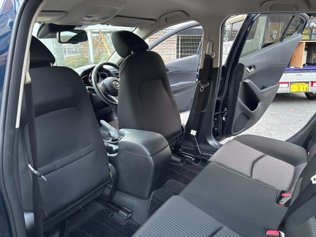 アクセラスポーツ ２０Ｓ　禁煙車　マツダコネクトナビ　フルセグＴＶ　バックカメラ　スマートシティブレーキサポート　ＥＴＣ　パドルシフト　プッシュスタート　スマートキー２個　オートライト　ＨＩＤ　ＣＤ　ＤＶＤ　Ｂｌｕｅｔｏｏｔｈ（22枚目）