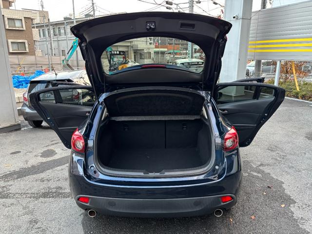 アクセラスポーツ ２０Ｓ　禁煙車　マツダコネクトナビ　フルセグＴＶ　バックカメラ　スマートシティブレーキサポート　ＥＴＣ　パドルシフト　プッシュスタート　スマートキー２個　オートライト　ＨＩＤ　ＣＤ　ＤＶＤ　Ｂｌｕｅｔｏｏｔｈ（23枚目）