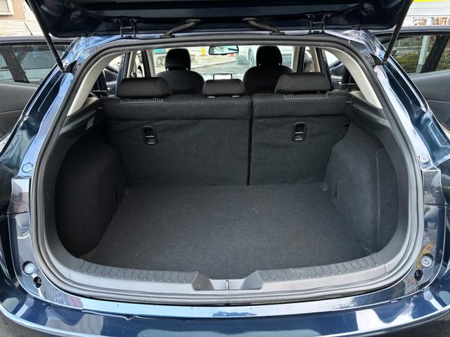 アクセラスポーツ ２０Ｓ　禁煙車　マツダコネクトナビ　フルセグＴＶ　バックカメラ　スマートシティブレーキサポート　ＥＴＣ　パドルシフト　プッシュスタート　スマートキー２個　オートライト　ＨＩＤ　ＣＤ　ＤＶＤ　Ｂｌｕｅｔｏｏｔｈ（24枚目）