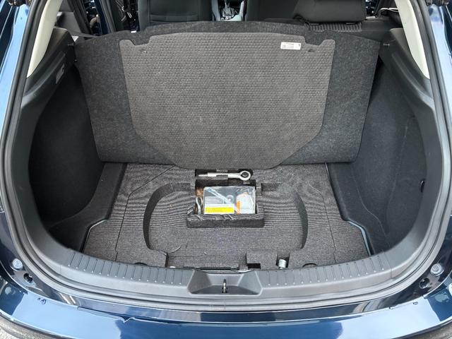 アクセラスポーツ ２０Ｓ　禁煙車　マツダコネクトナビ　フルセグＴＶ　バックカメラ　スマートシティブレーキサポート　ＥＴＣ　パドルシフト　プッシュスタート　スマートキー２個　オートライト　ＨＩＤ　ＣＤ　ＤＶＤ　Ｂｌｕｅｔｏｏｔｈ（28枚目）