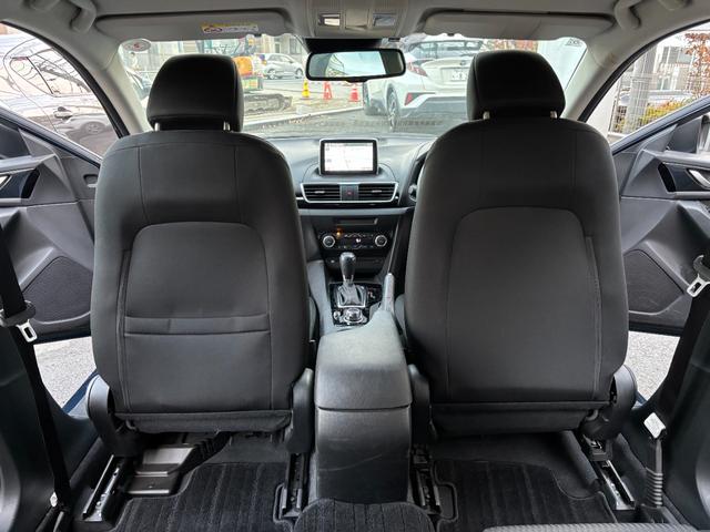 アクセラスポーツ ２０Ｓ　禁煙車　マツダコネクトナビ　フルセグＴＶ　バックカメラ　スマートシティブレーキサポート　ＥＴＣ　パドルシフト　プッシュスタート　スマートキー２個　オートライト　ＨＩＤ　ＣＤ　ＤＶＤ　Ｂｌｕｅｔｏｏｔｈ（29枚目）