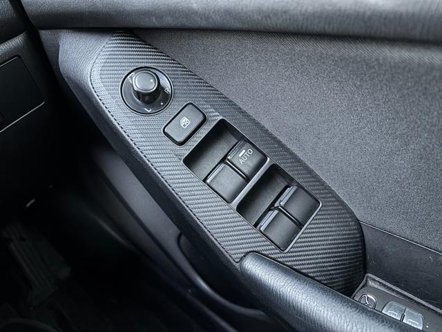 アクセラスポーツ ２０Ｓ　禁煙車　マツダコネクトナビ　フルセグＴＶ　バックカメラ　スマートシティブレーキサポート　ＥＴＣ　パドルシフト　プッシュスタート　スマートキー２個　オートライト　ＨＩＤ　ＣＤ　ＤＶＤ　Ｂｌｕｅｔｏｏｔｈ（48枚目）