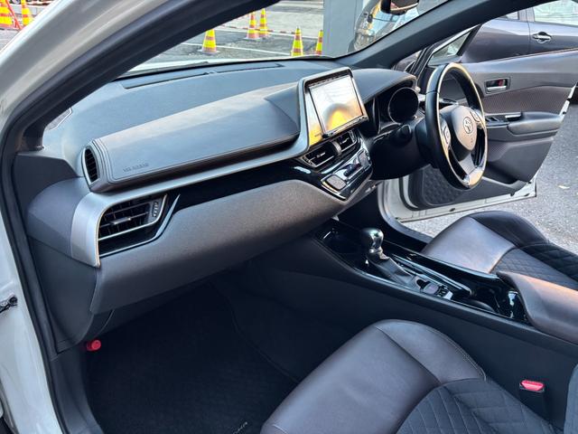 C-HR G ワンオーナー 禁煙車 純正ナビ フルセグTV バックカメラ ETC クリアランスソナー セーフティセンスP 前席シートヒーター プッシュスタート スマートキー オートライト LEDライト LEDフォグ(15枚目)