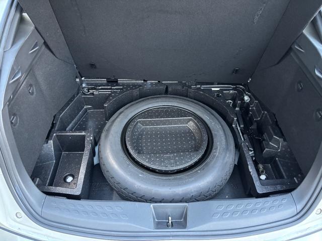 C-HR G ワンオーナー 禁煙車 純正ナビ フルセグTV バックカメラ ETC クリアランスソナー セーフティセンスP 前席シートヒーター プッシュスタート スマートキー オートライト LEDライト LEDフォグ(25枚目)