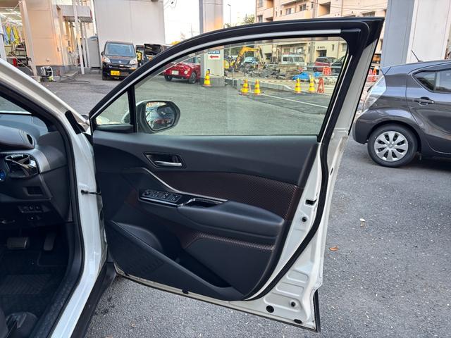 C-HR G ワンオーナー 禁煙車 純正ナビ フルセグTV バックカメラ ETC クリアランスソナー セーフティセンスP 前席シートヒーター プッシュスタート スマートキー オートライト LEDライト LEDフォグ(50枚目)