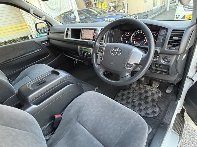 ハイエースワゴン ＧＬ　１オーナー　パワースライドドア　ステアスイッチ　　ＬＥＤヘッドライトスマートキー　イージークローザードア　　セーフティセンスＰ　メモリーナビＴＶ　Ｂカメラ　後席モニタ　ディーラー記録簿４枚６年（15枚目）